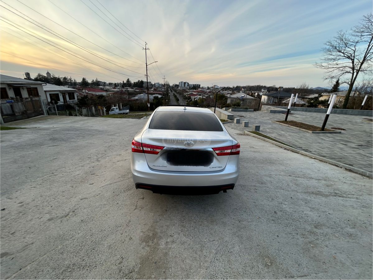 Toyota Avalon 2013 — photo 2
