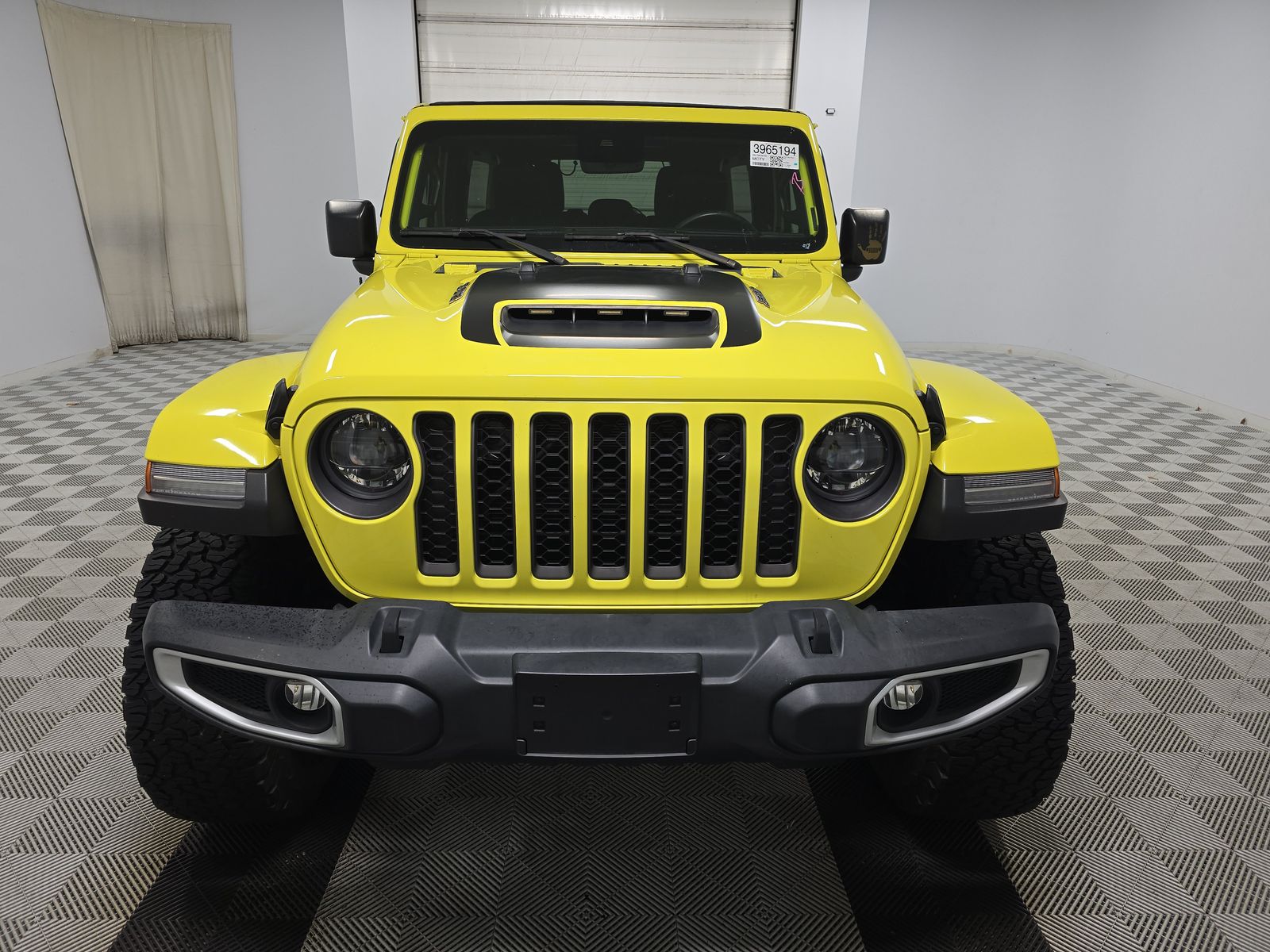Jeep Wrangler 2023 — photo 2