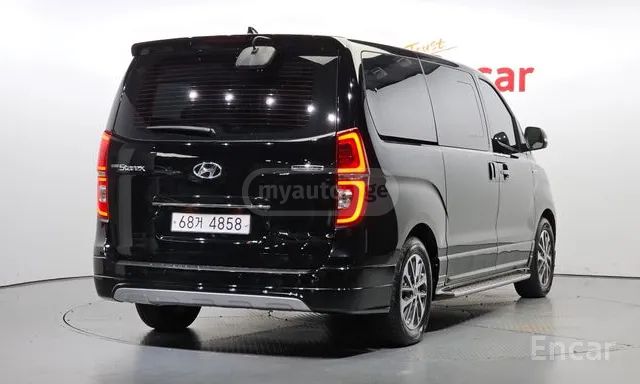 Hyundai Starex 2018 — photo 2