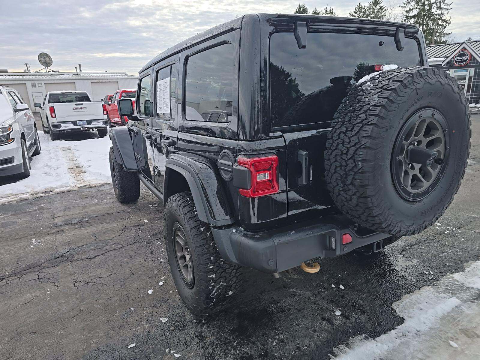 Jeep Wrangler 2023 — photo 2