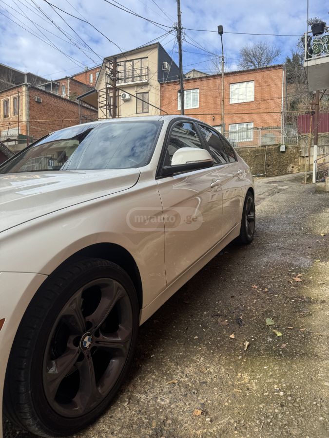 BMW 320 2013 — photo 2
