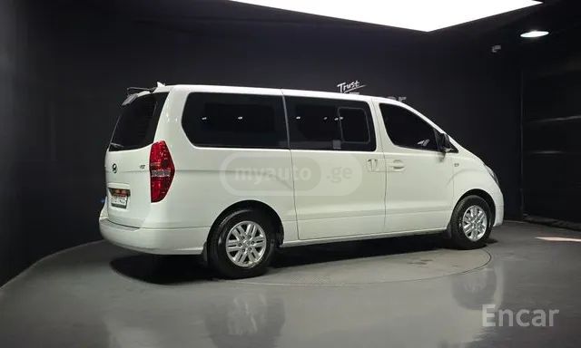Hyundai Starex 2018 — photo 2