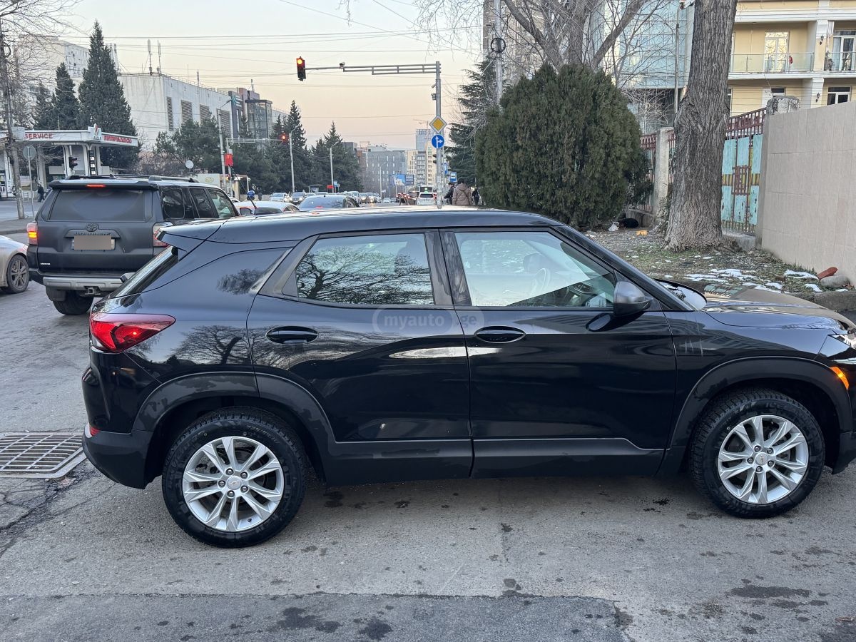 Chevrolet Trailblazer 2021 — photo 2