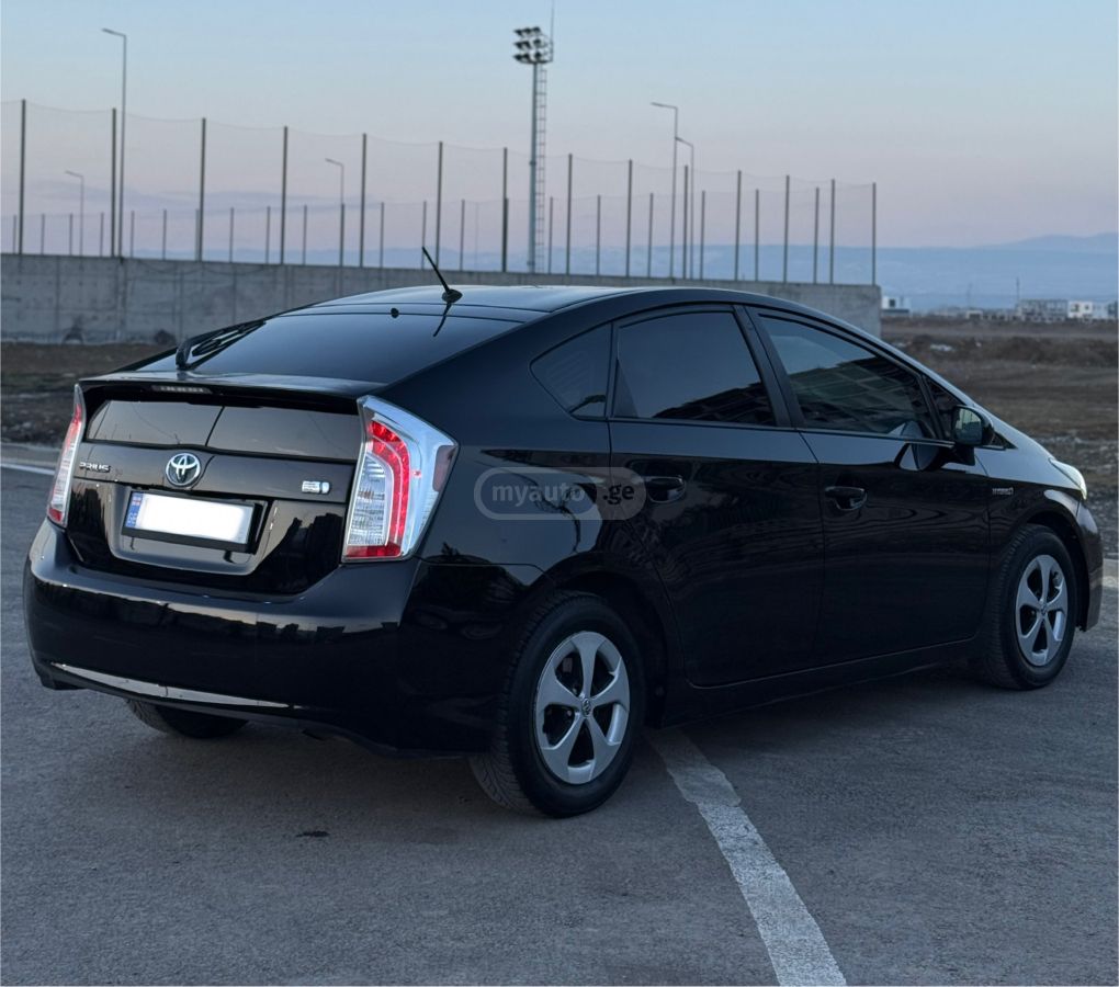 Toyota Prius 2012 — photo 2