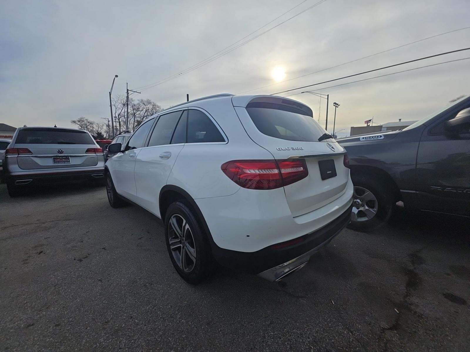 Mercedes-Benz GLC 300 2018 — photo 2