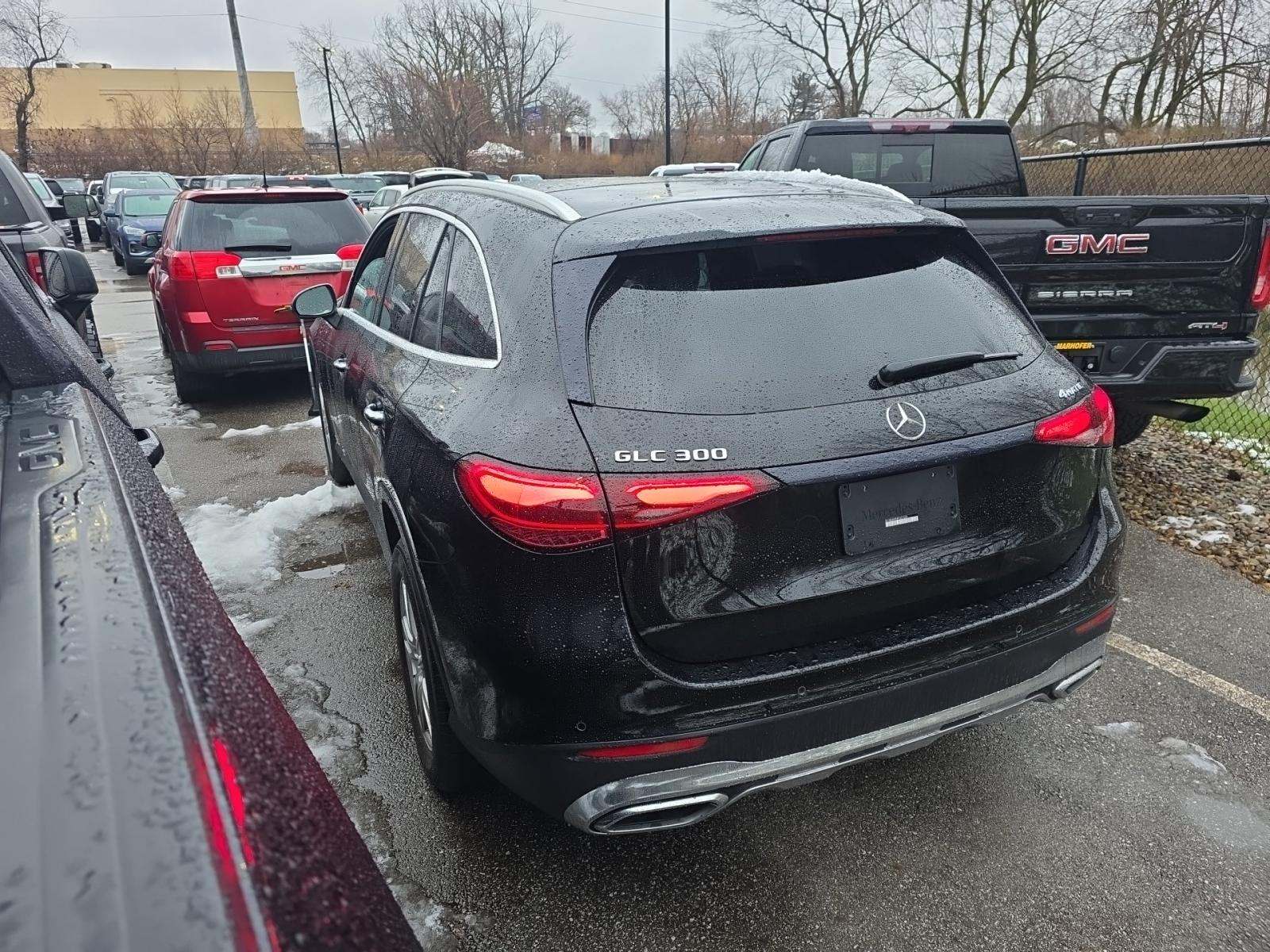 Mercedes-Benz GLC 300 2023 — photo 2