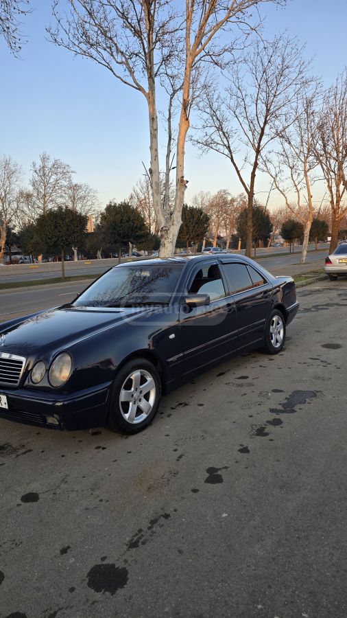 Mercedes-Benz E 240 1998 — photo 2