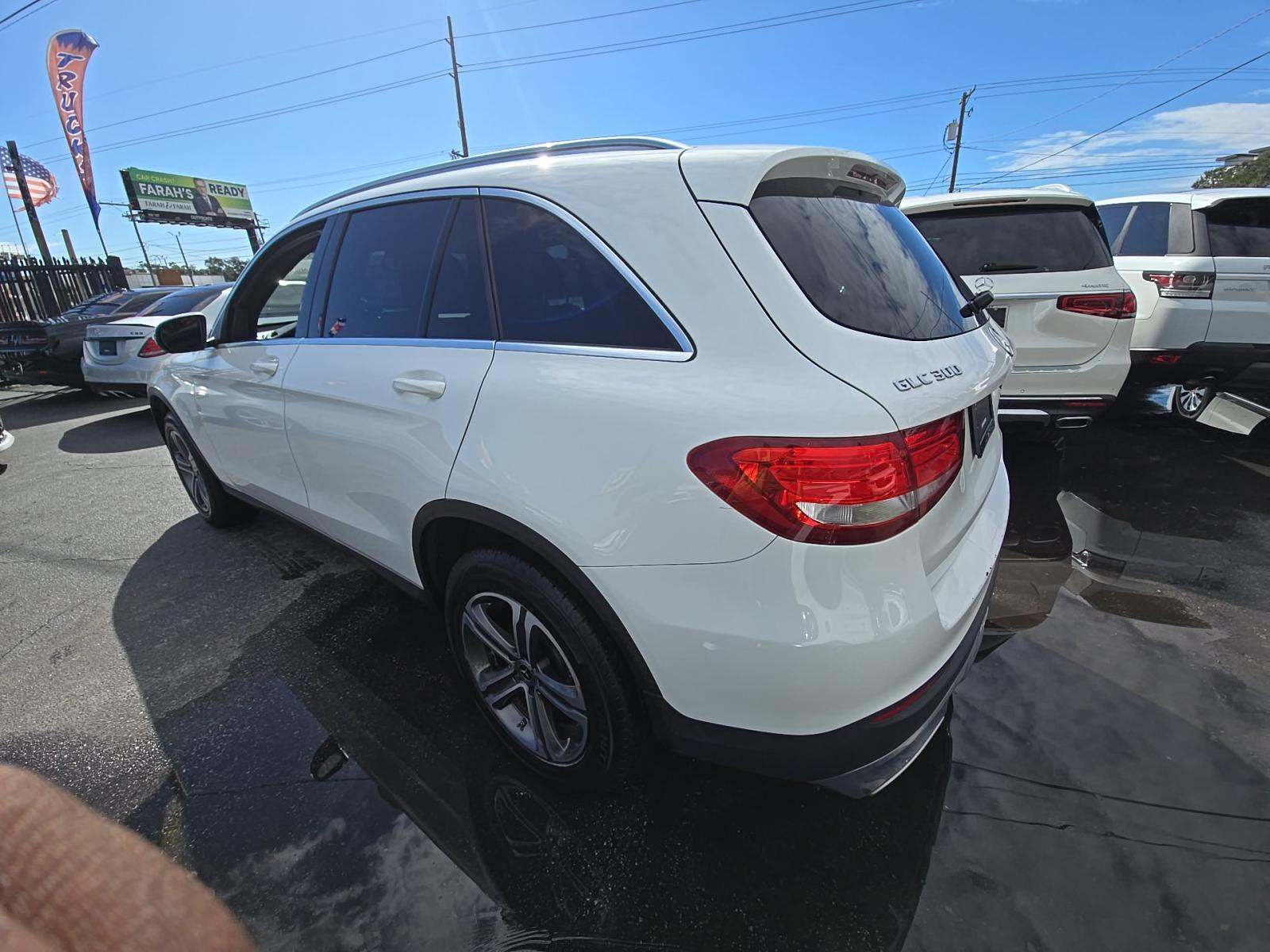 Mercedes-Benz GLC 300 2019 — photo 2