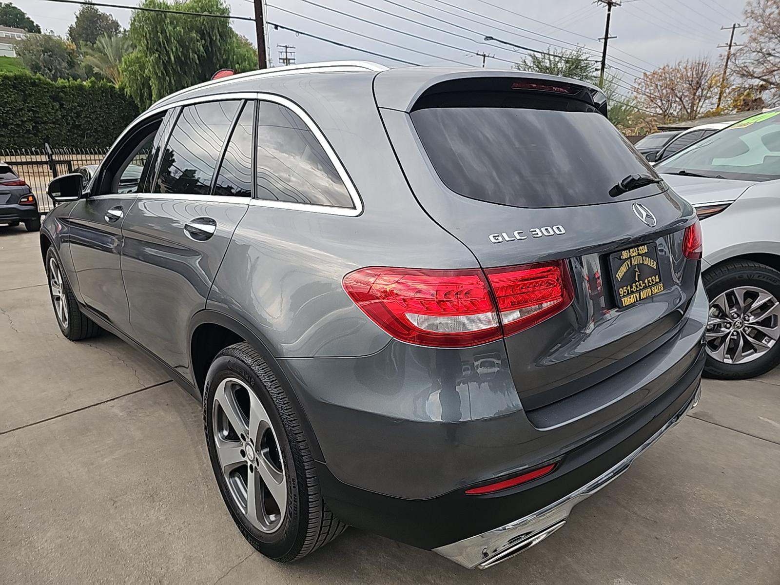 Mercedes-Benz GLC 300 2016 — photo 2