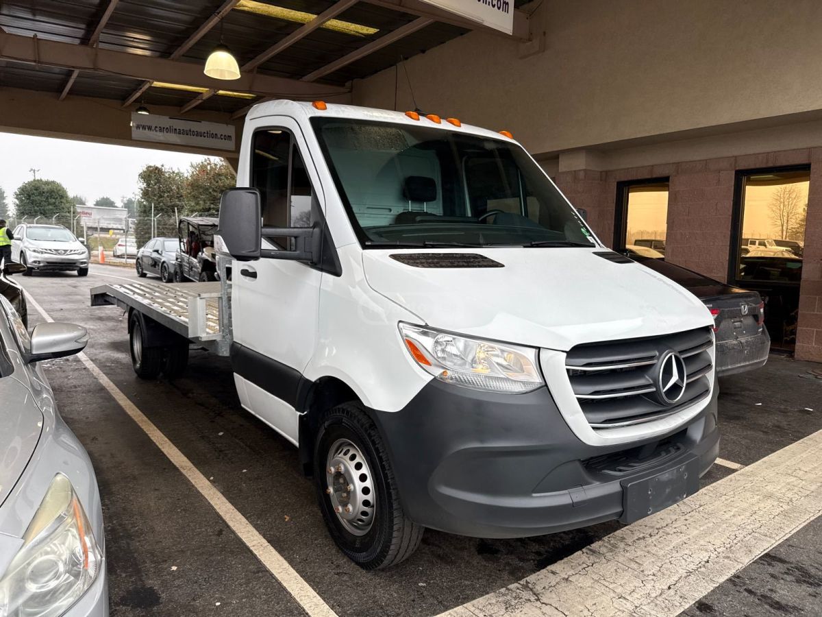 Mercedes-Benz Sprinter 2023 — photo 2