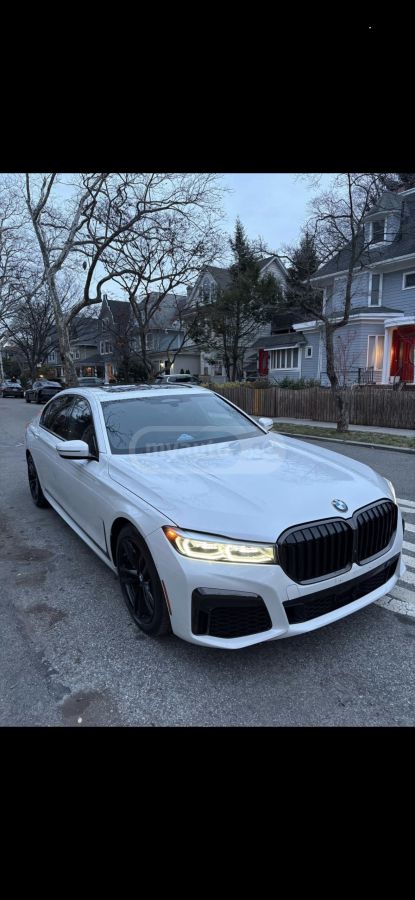 BMW 750 2022 — photo 2