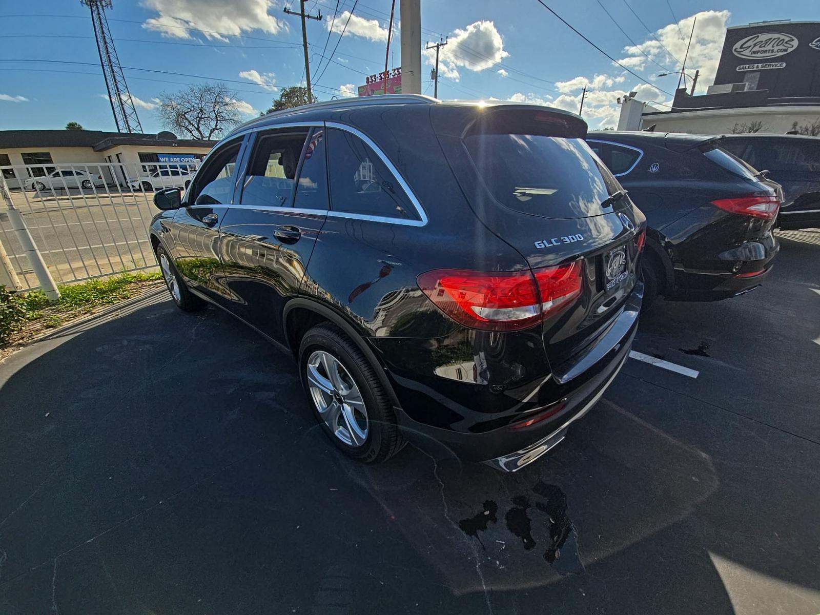 Mercedes-Benz GLC 300 2018 — photo 2