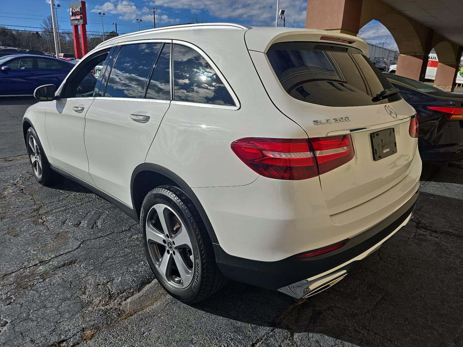 Mercedes-Benz GLC 300 2019 — photo 2