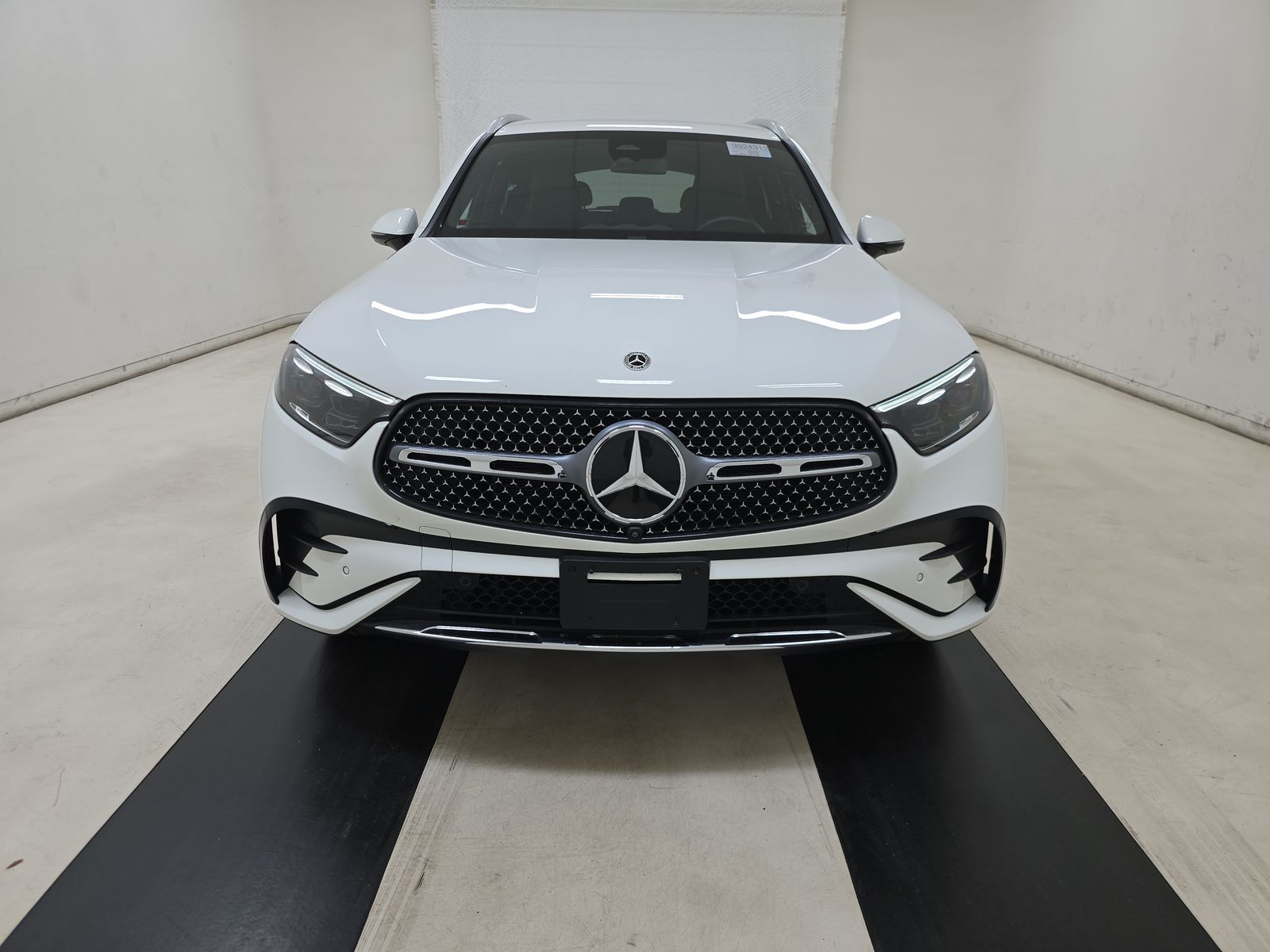 Mercedes-Benz GLC 300 2023 — photo 2