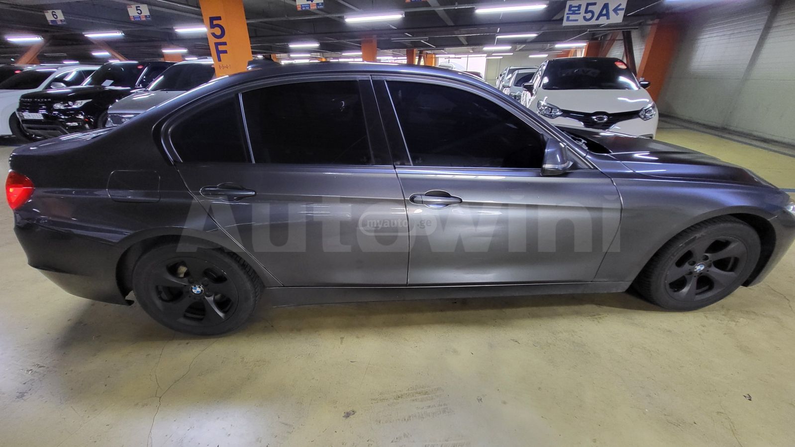 BMW 330 2014 — photo 2