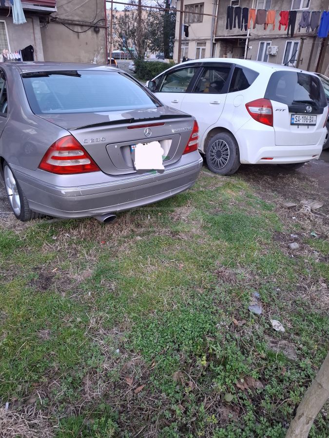 Mercedes-Benz C 230 2003 — photo 2
