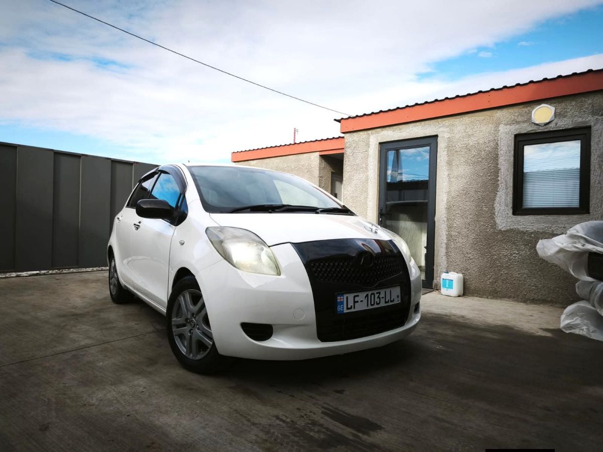Toyota Vitz 2005 — photo 2