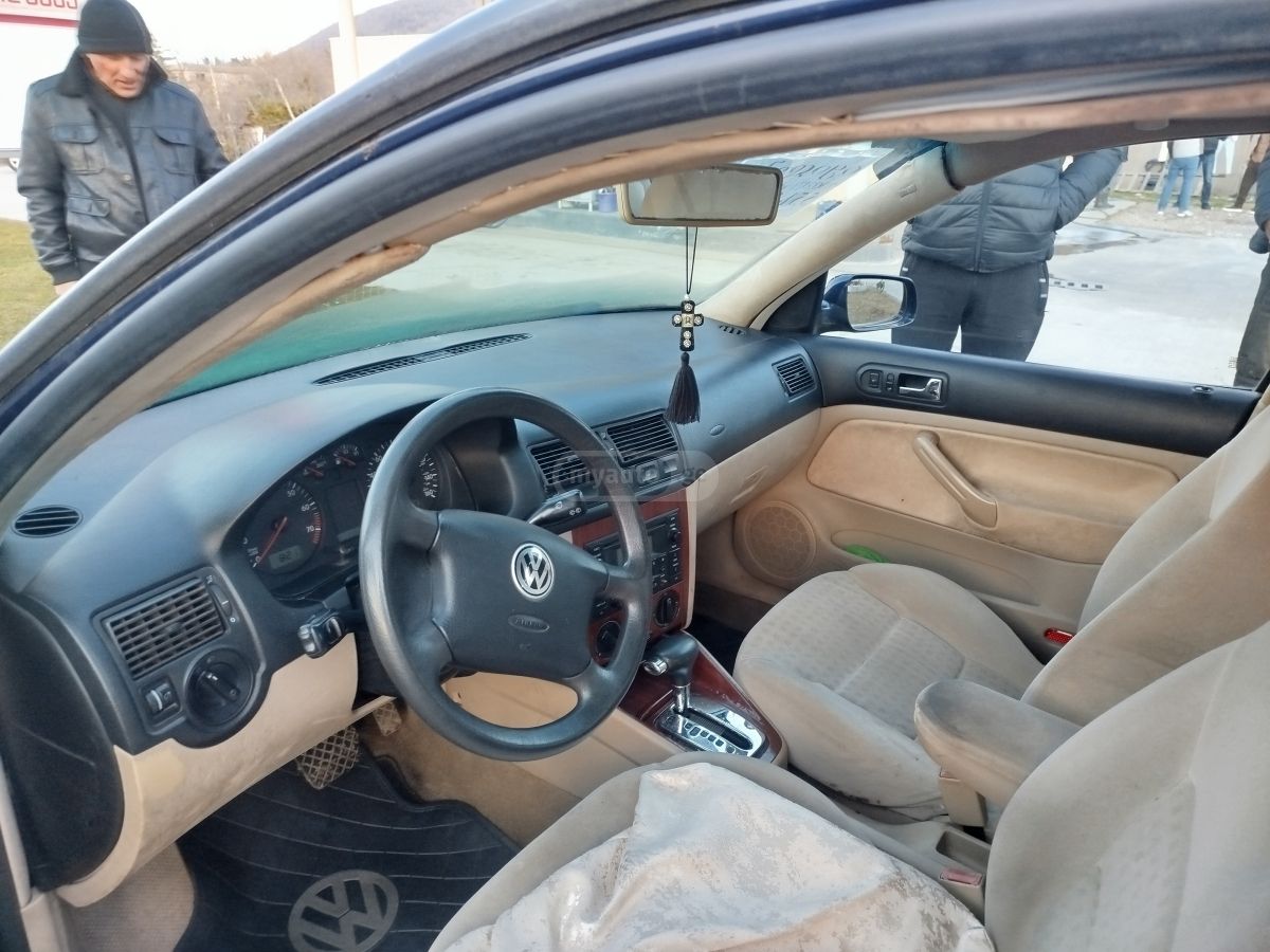 Volkswagen Golf 2002 — photo 2