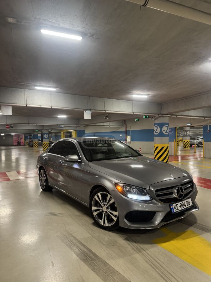 Mercedes-Benz C 300 2015 — photo 2