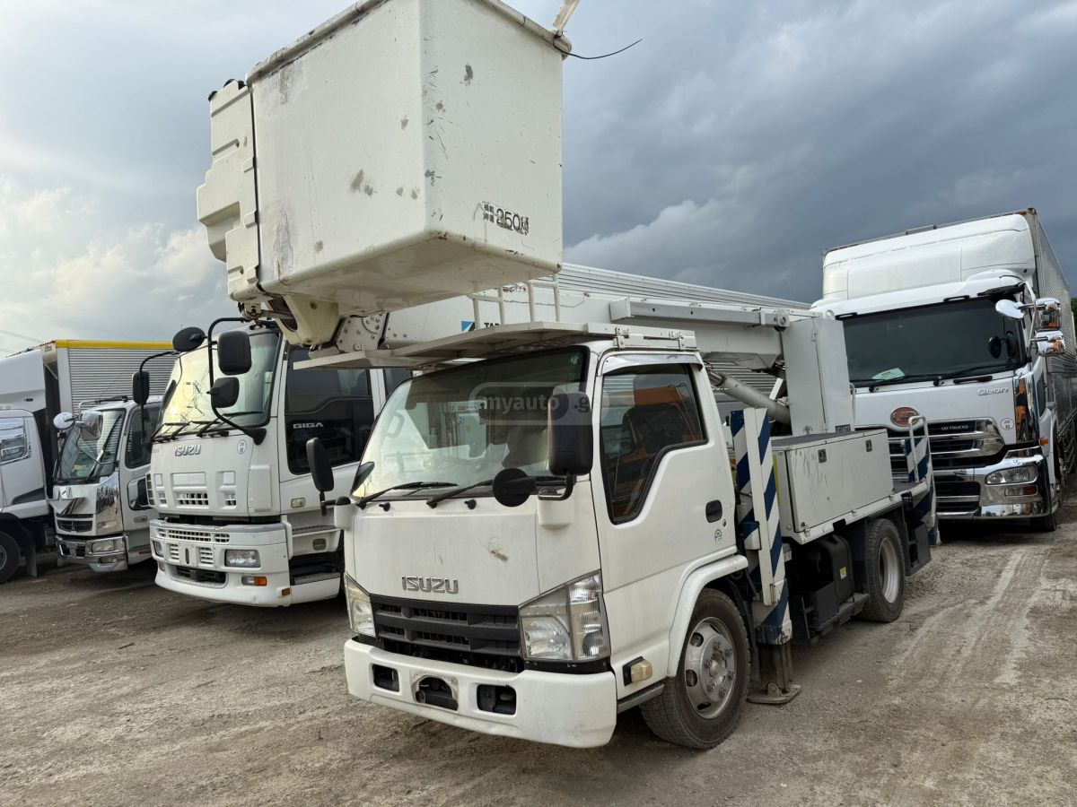 Isuzu Elf