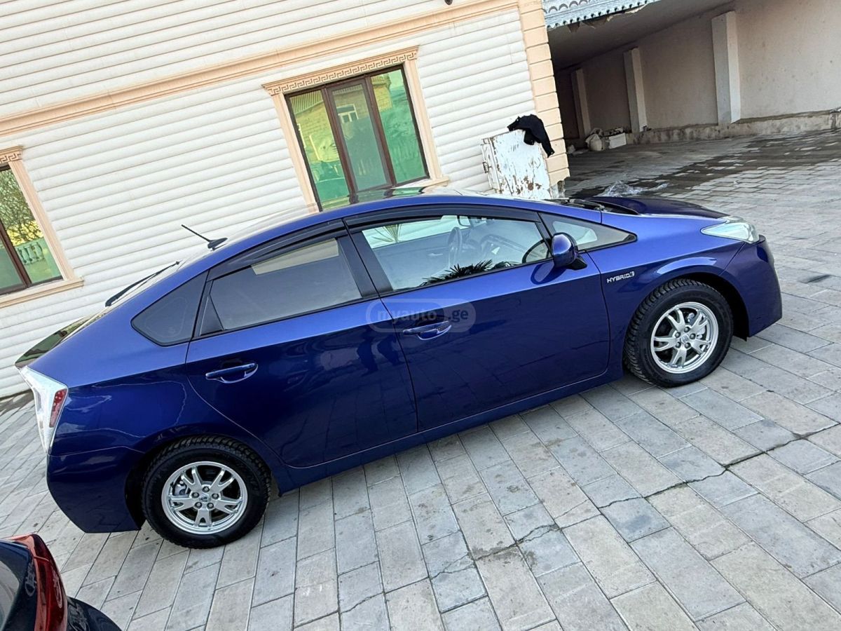 Toyota Prius 2012 — photo 2