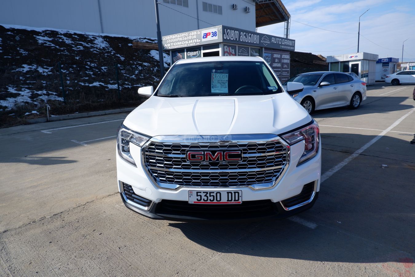 GMC Terrain 2022 — photo 2