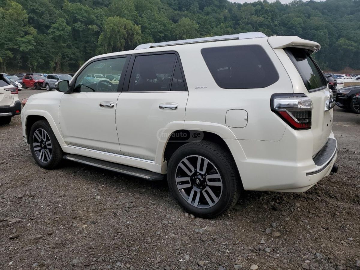 Toyota 4Runner 2023 — photo 2