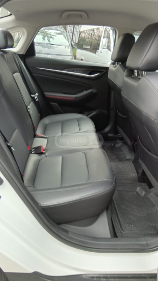 Changan Eado PHEV 2024 — photo 2