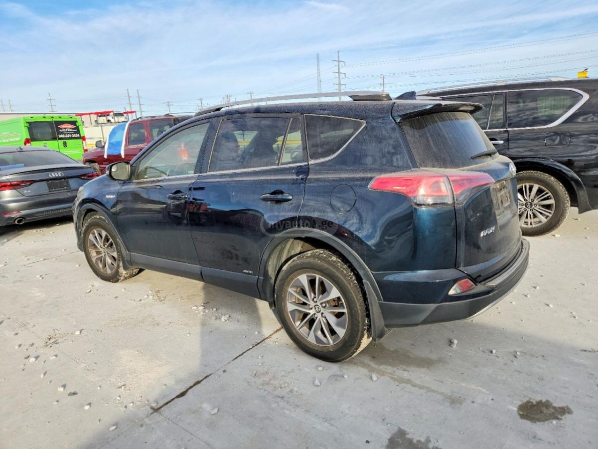 Toyota RAV4 2018 — photo 2