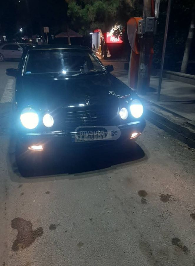 Mercedes-Benz E 210 2000 — photo 2