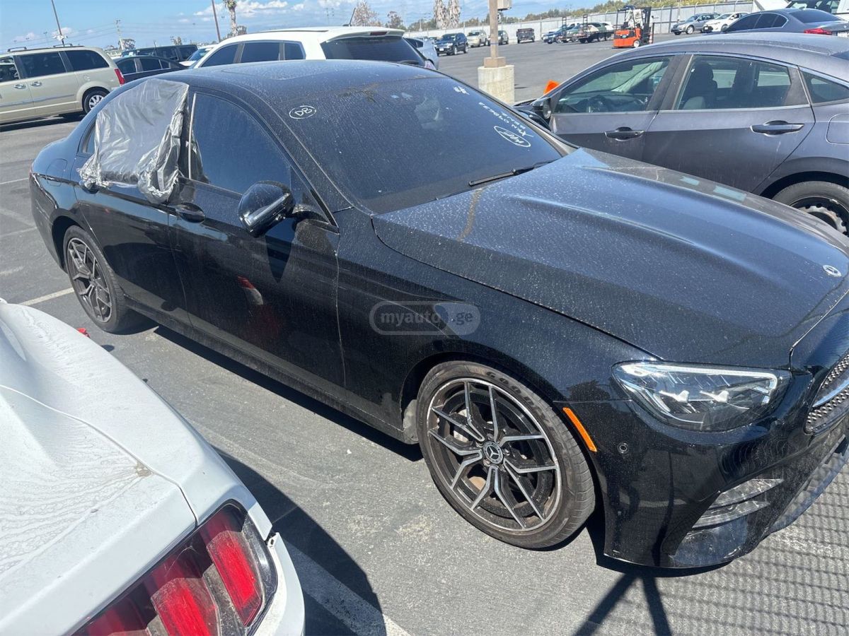Mercedes-Benz E 350 2022 — photo 2