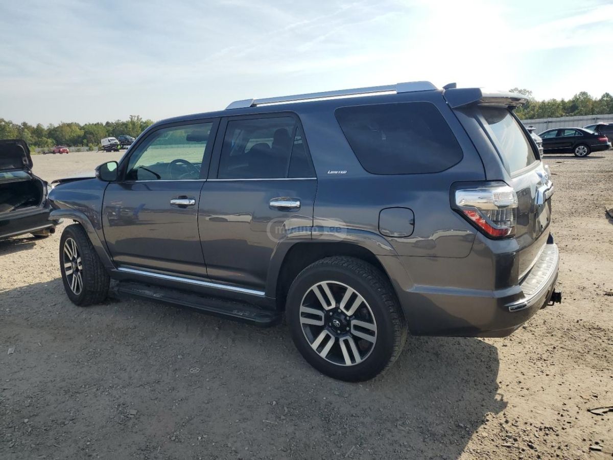 Toyota 4Runner 2023 — photo 2