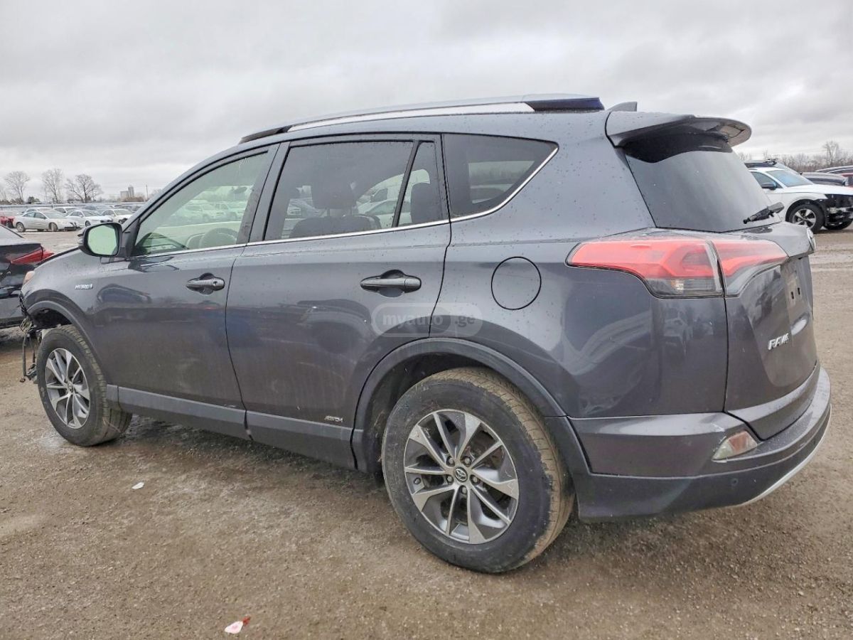 Toyota RAV4 2017 — photo 2