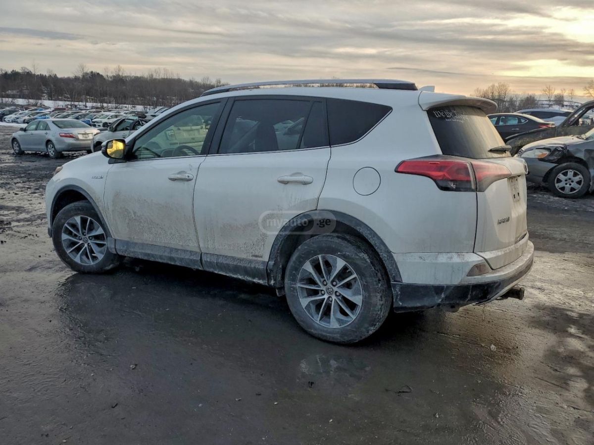 Toyota RAV4 2016 — photo 2