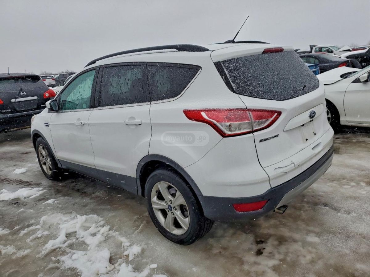 Ford Escape 2015 — photo 2