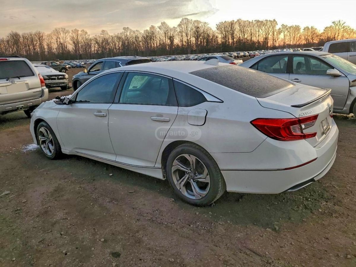 Honda Accord 2018 — photo 2