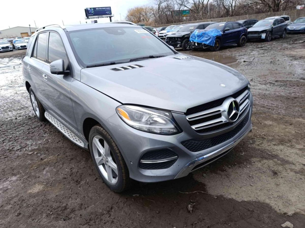 Mercedes-Benz GLE 350 2016 — photo 2