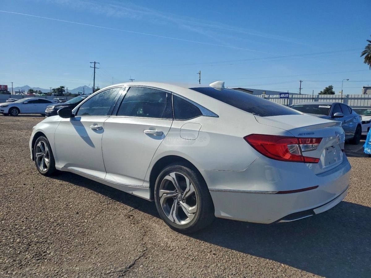 Honda Accord 2018 — photo 2