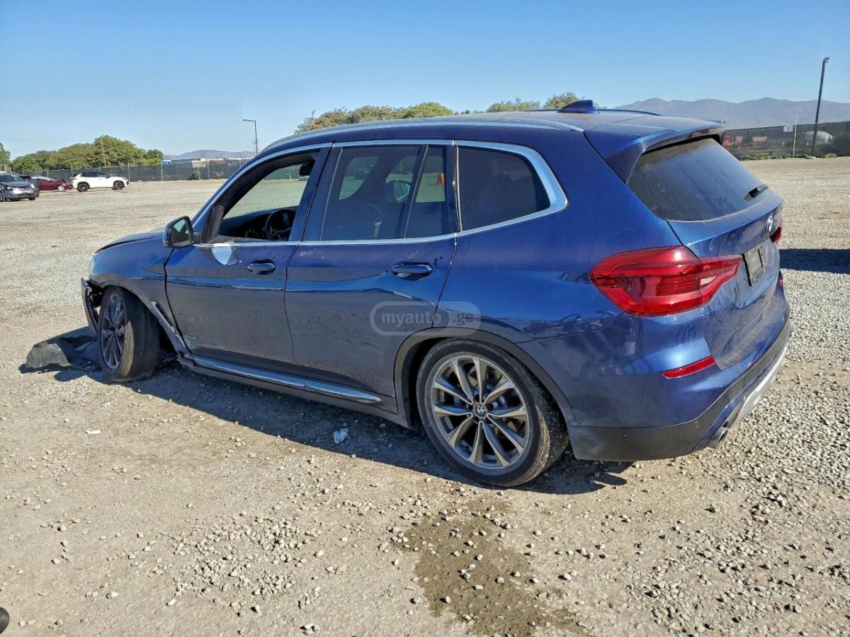 BMW X3 2018 — photo 2