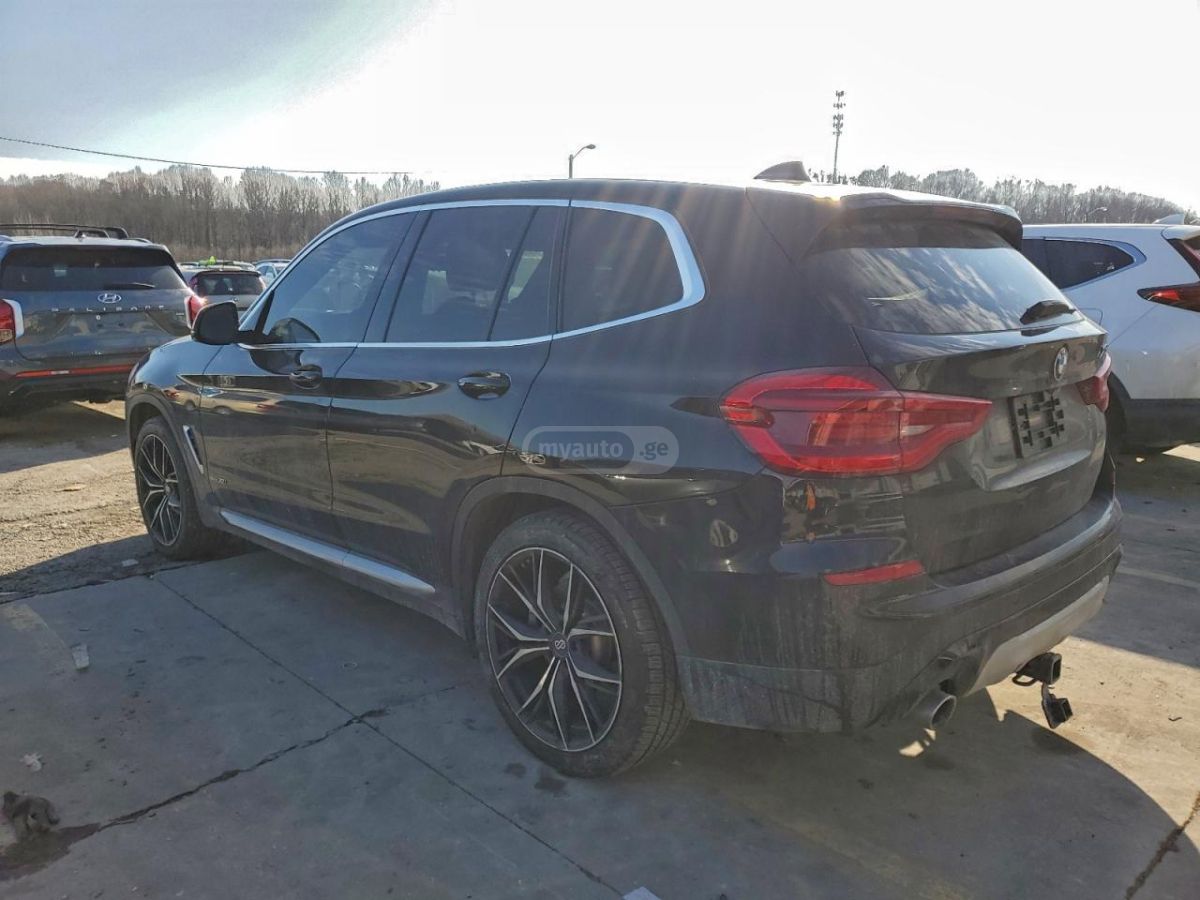 BMW X3 2018 — photo 2