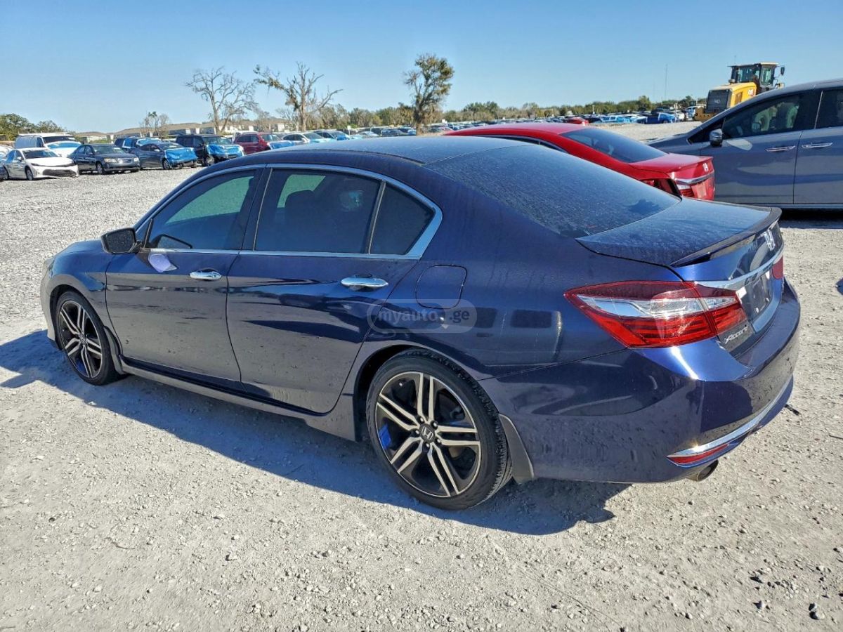 Honda Accord 2017 — photo 2