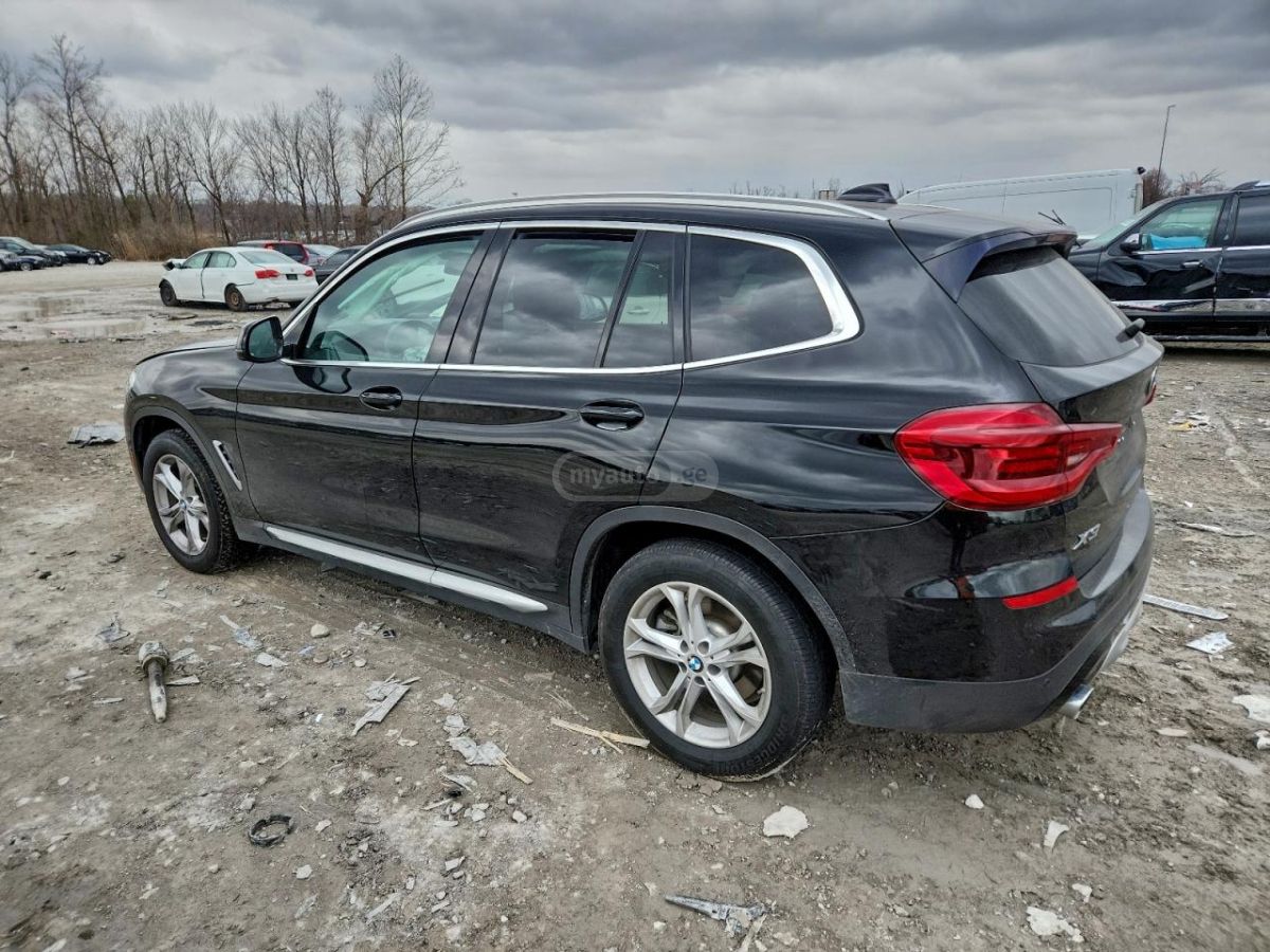 BMW X3 2019 — photo 2