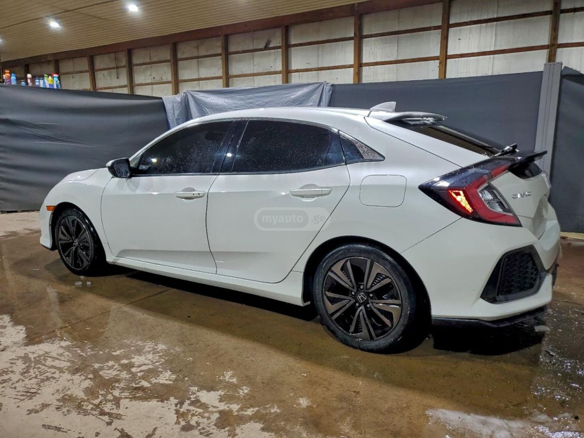 Honda Civic 2018 — photo 2