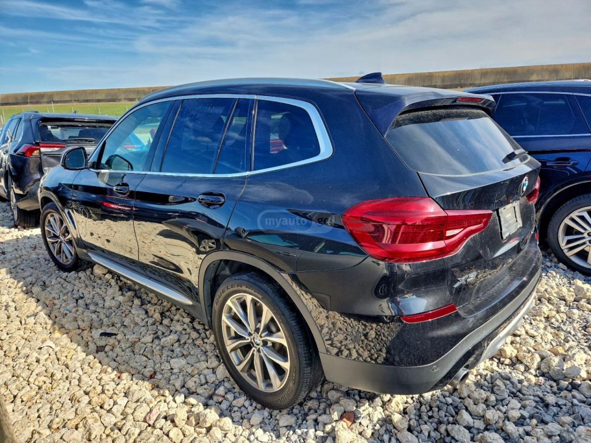 BMW X3 2018 — photo 2