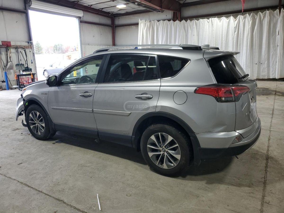 Toyota RAV4 2018 — photo 2