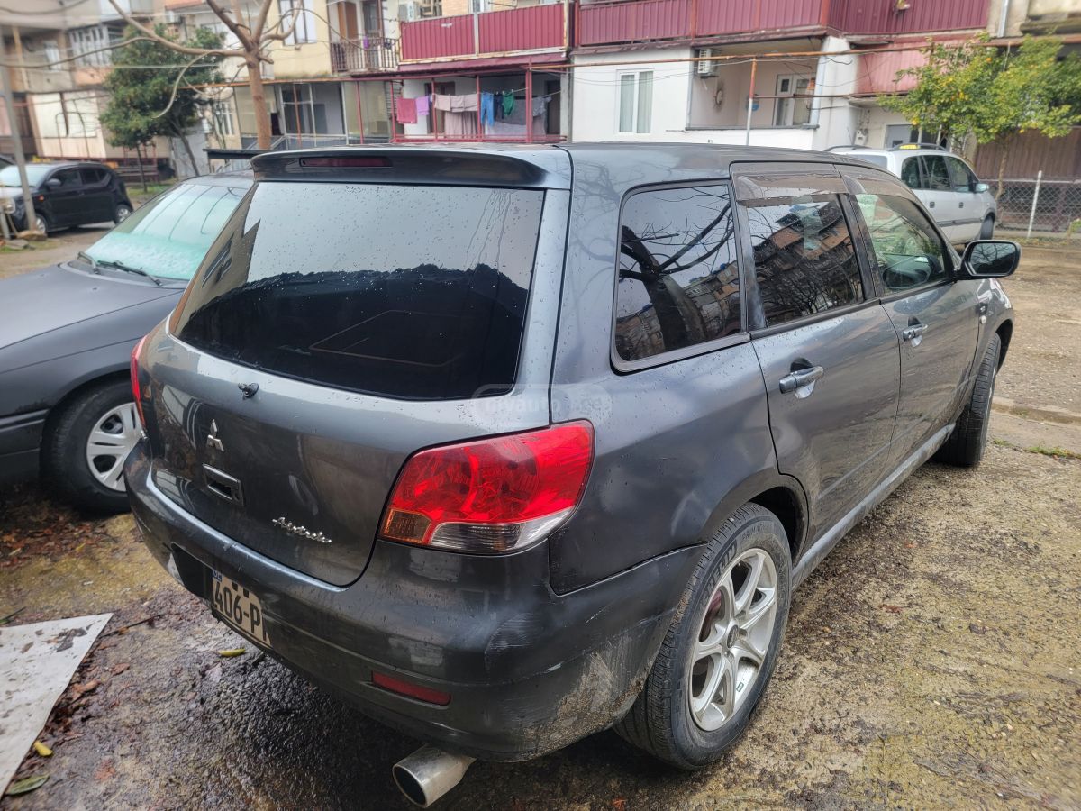 Mitsubishi Airtrek 2003 — photo 2