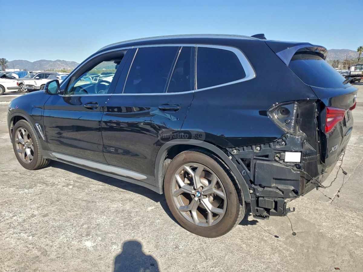 BMW X3 2021 — photo 2