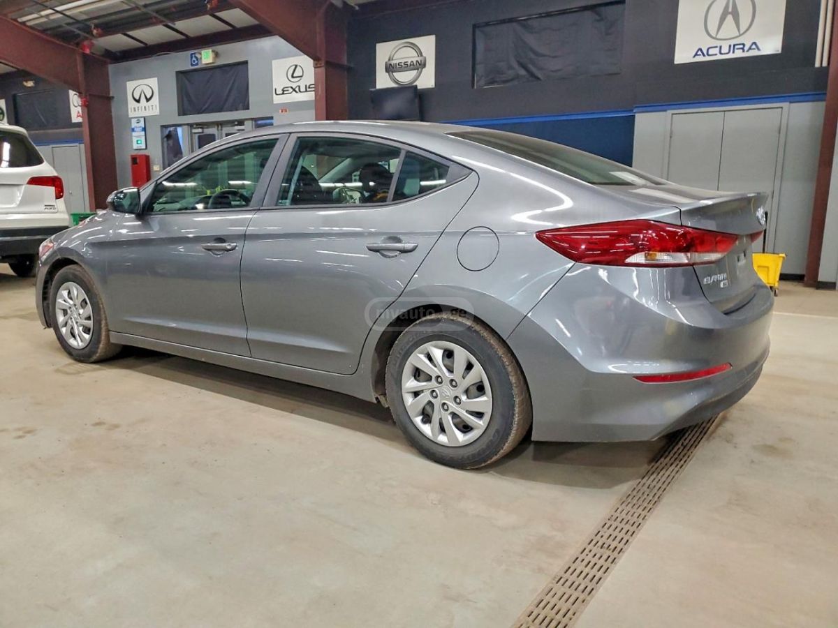 Hyundai Elantra 2018 — photo 2