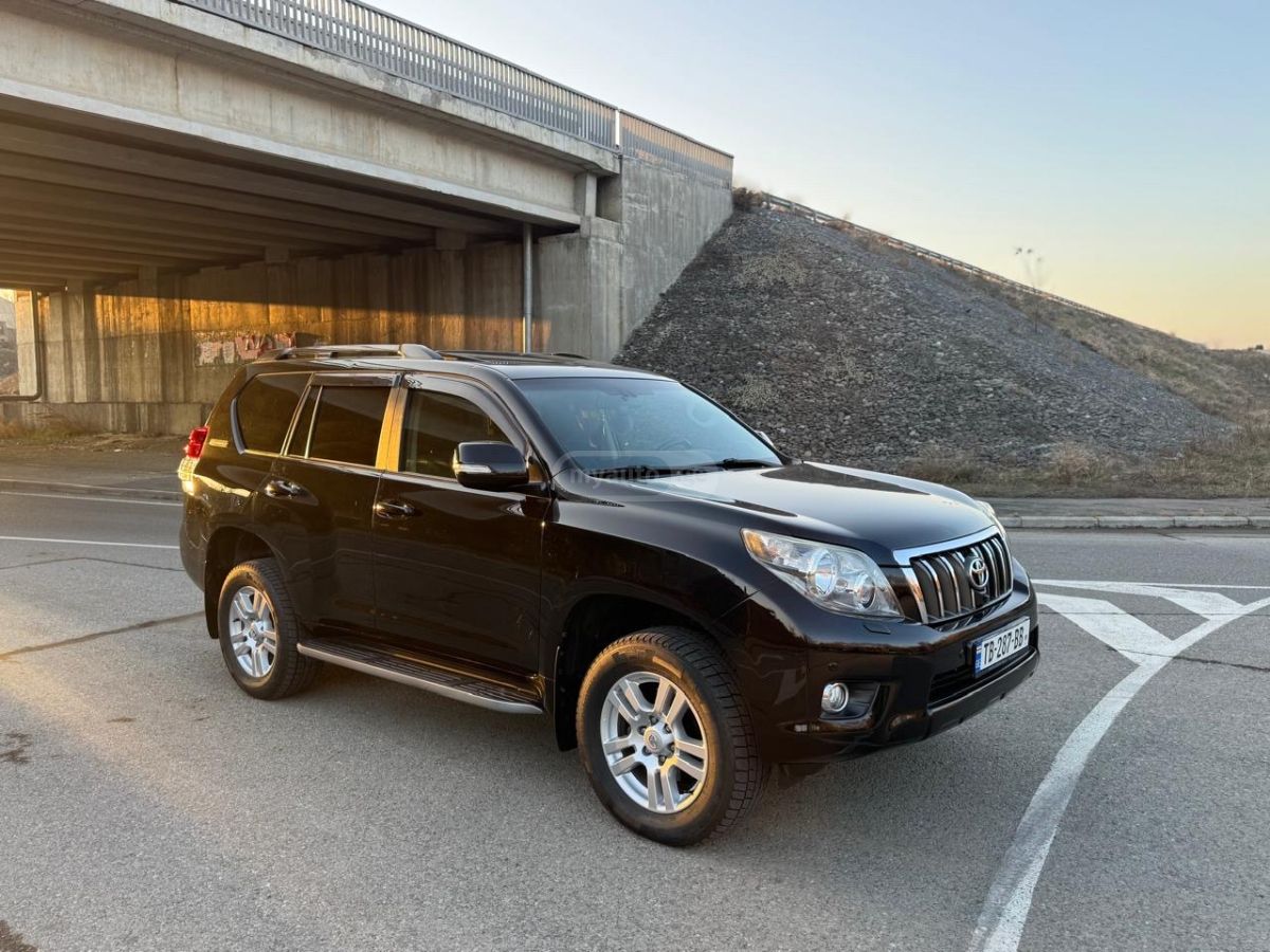 Toyota Land Cruiser Prado 2012 — photo 2