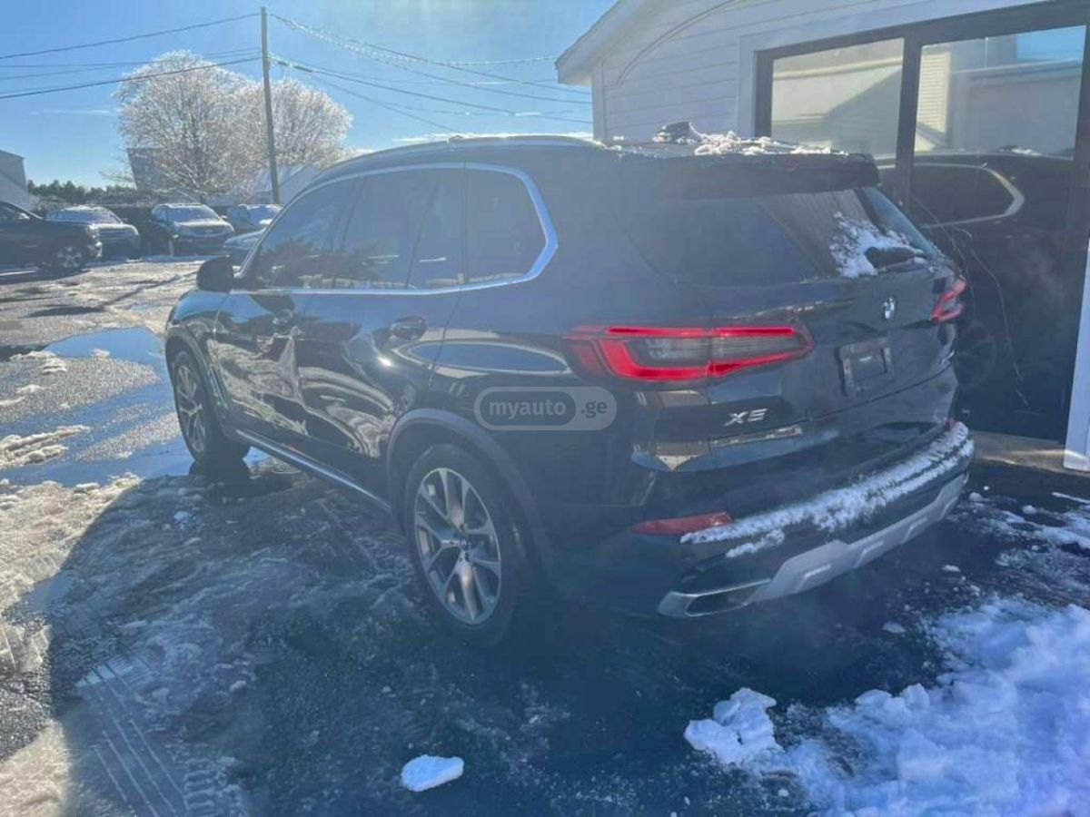 BMW X5 2019 — photo 2